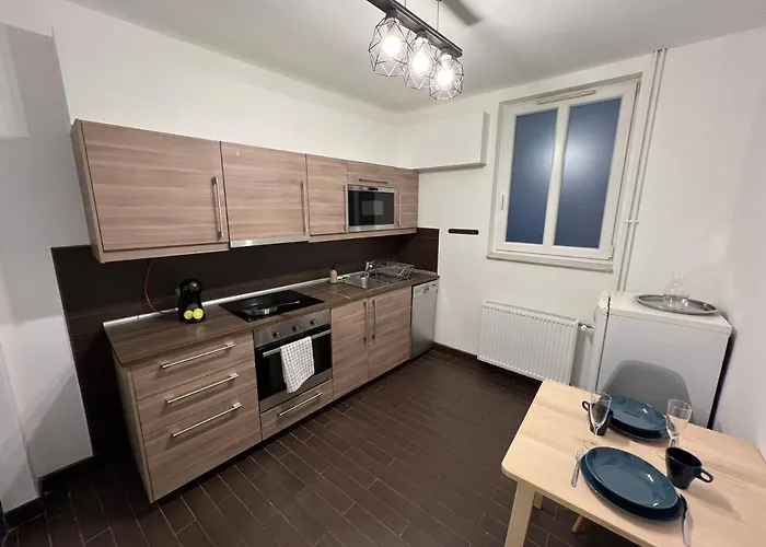 Azure King In The Heart Of Apartament